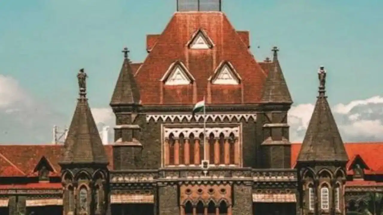 मुंबई में सीढ़ियों पर साइकिल खड़ी करने पर 15 लाख का जुर्माना: बॉम्बे हाई कोर्ट ने रद्द किया फैसला, सोसाइटी को लगाई फटकार