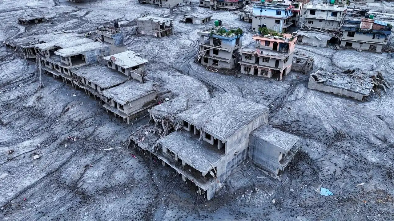 नेपाल में भोटेकोशी बाढ़ से बैंकिंग सेक्टर को बड़ा झटका: 11 बैंकों की 17 शाखाएं तबाह, 35 कर्मचारी अब भी लापता
