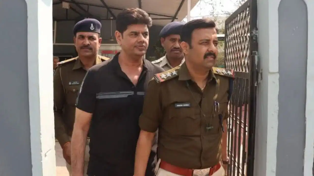 इंदौर पुलिस में हड़कंप: फर्जी गवाह और विवेचना में लापरवाही पर पूर्व थाना प्रभारी दिनेश वर्मा का डिमोशन