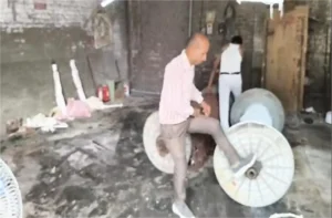 पानीपत की धागा फैक्ट्री में 20-25 हथियारबंद बदमाशों का दिनदहाड़े धावा, बंधक बनाकर लूटे मजदूरों के मोबाइल