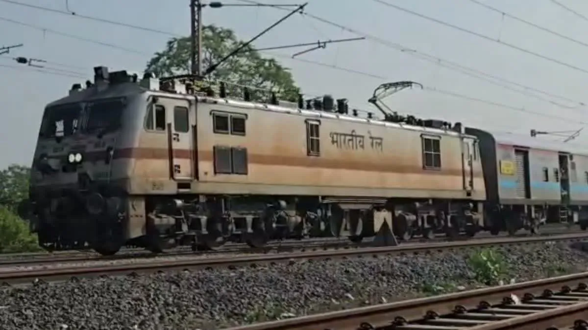 बिलासपुर-बेंगलुरु साप्ताहिक एक्सप्रेस का नियमित परिचालन शुरू; रायपुर, दुर्ग, गोंदिया होकर चलेगी ट्रेन