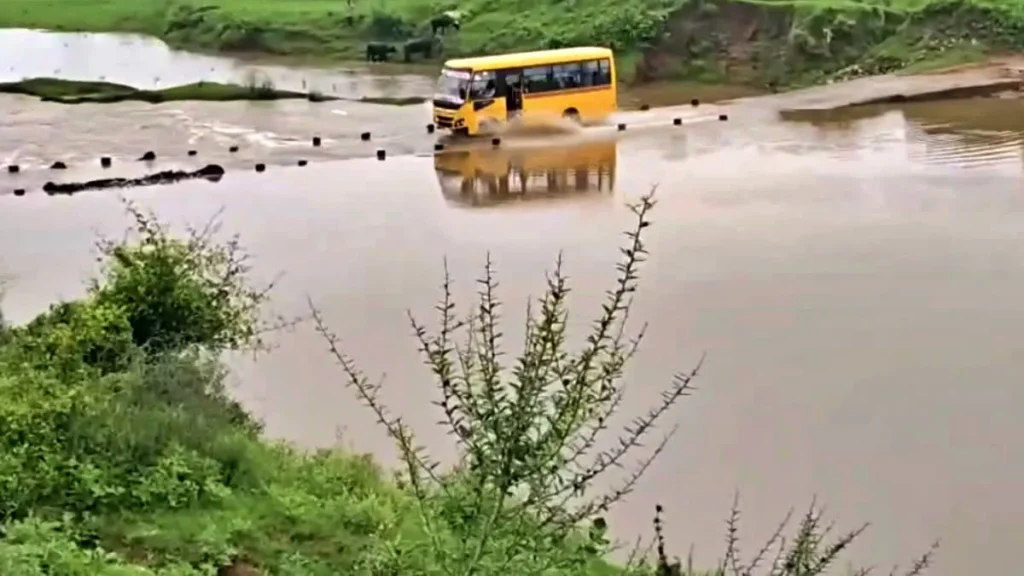 श्योपुर: अतिक्रमण हटाने गई वन विभाग की टीम पर पथराव व हमला, कई कर्मचारी घायल; रघुनाथपुर थाने में मामला दर्ज