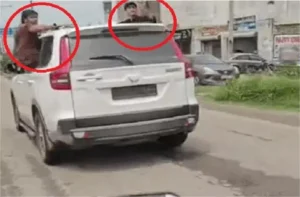 सोनीपत में रील का नशा पड़ा भारी: स्वतंत्रता दिवस पर लाल बत्ती लगी स्कॉर्पियो से स्टंट करने वाले 8 युवक गिरफ्तार, गाड़ियां जब्त