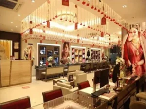 तनिष्क ज्वेलरी शोरूम में चोरी का मामला दर्ज: 4.777 ग्राम की डायमंड रिंग चुराता दिखा अज्ञात व्यक्ति, CCTV खंगाल रही पुलिस