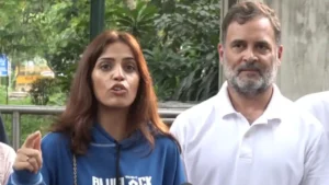 राहुल गांधी की छात्रों के साथ पीसी: मुंबई में पुलिस वैन रोकने वाली रिया अहीर और जंतर-मंतर के प्रदर्शनकारियों ने खोले बड़े राज