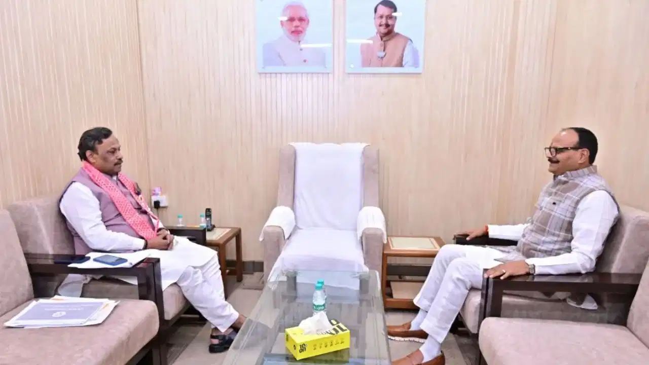 विनोद तावड़े बने उत्तर प्रदेश बीजेपी के नए प्रभारी, दिल्ली आवास पर लगा यूपी के नेताओं का तांता