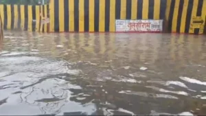 तेज बारिश में डूबा सिंगापुर टाउनशिप का नया अंडरपास: करोड़ों रुपये खर्च के बाद भी हालात जस के तस