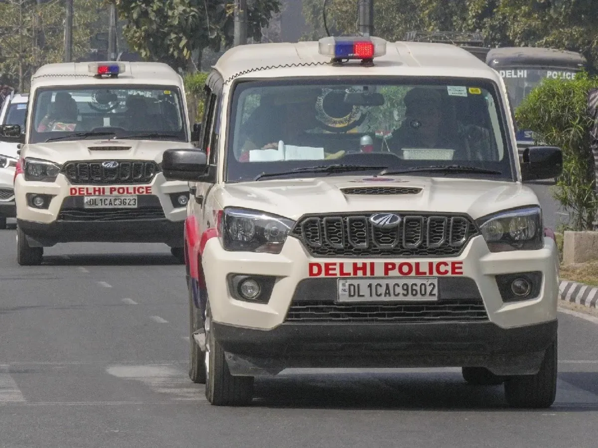 Delhi Honeytrap Case: व्हाट्सएप दोस्ती के बाद रेस्टोरेंट में बुलाया, 21 हजार का बिल थमाकर मारपीट और वसूली; संचालक गिरफ्तार