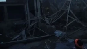Raebareli Accident News: रायबरेली में लेंटर डालते समय टूटी सपोर्टिंग पटरी, ऊंचाई से गिरे 6 मजदूर; मची चीख-पुकार