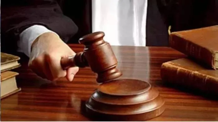 Bilaspur High Court PIL News: टॉयलेट में बर्तन धोने को मजबूर मरीज! कोर्ट कमिश्नर की रिपोर्ट पर चीफ जस्टिस की सख्त टिप्पणी