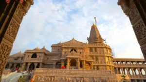 Ayodhya Ram Mandir: राम मंदिर में पुजारियों के लिए सख्त ड्रेस कोड और नई नियमावली, गर्भगृह में मोबाइल बैन