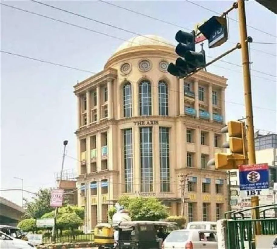 BMC Chowk Jalandhar: संविधान चौक पर ट्रैफिक लाइट सिस्टम की बिजली तारें कटी; CCTV में कैद हुए अज्ञात चोर
