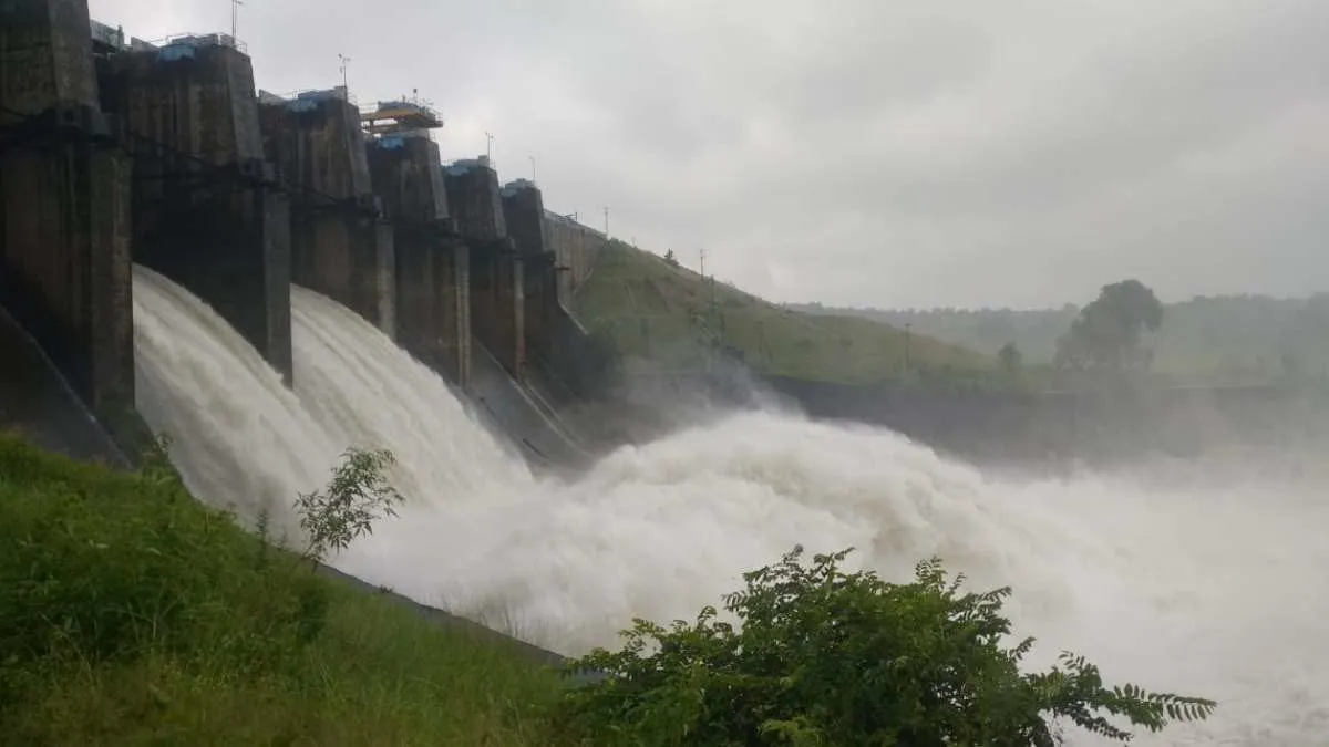 Jharkhand Rain Alert: रांची में मूसलाधार बारिश का कहर, खतरे के निशान के करीब पहुंचे डैम के जलस्तर