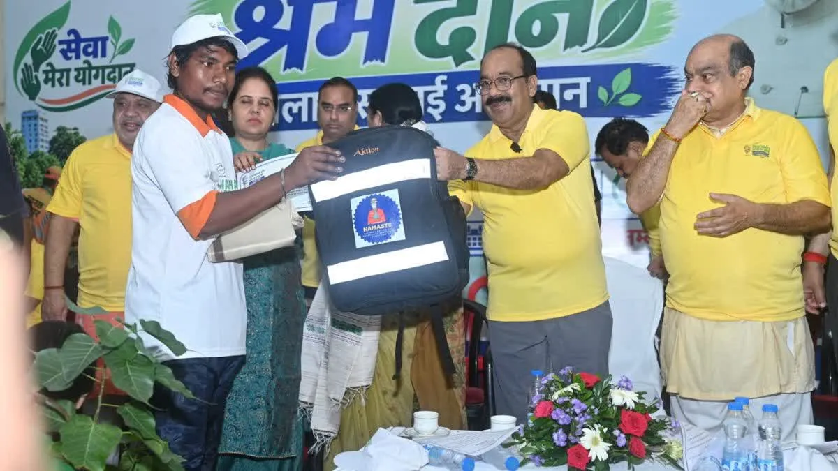 Swachhata Hi Seva Raipur: रायपुर को स्वच्छ और सुंदर बनाने का संकल्प; डिप्टी सीएम साव और जनप्रतिनिधियों ने किया पौधरोपण