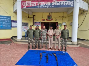 Chhattisgarh Naxal News: बीजापुर में जमीन के नीचे गाड़कर रखे गए थे हथियार; भैरमगढ़ पुलिस ने जब्त किए 76 जिंदा राउंड