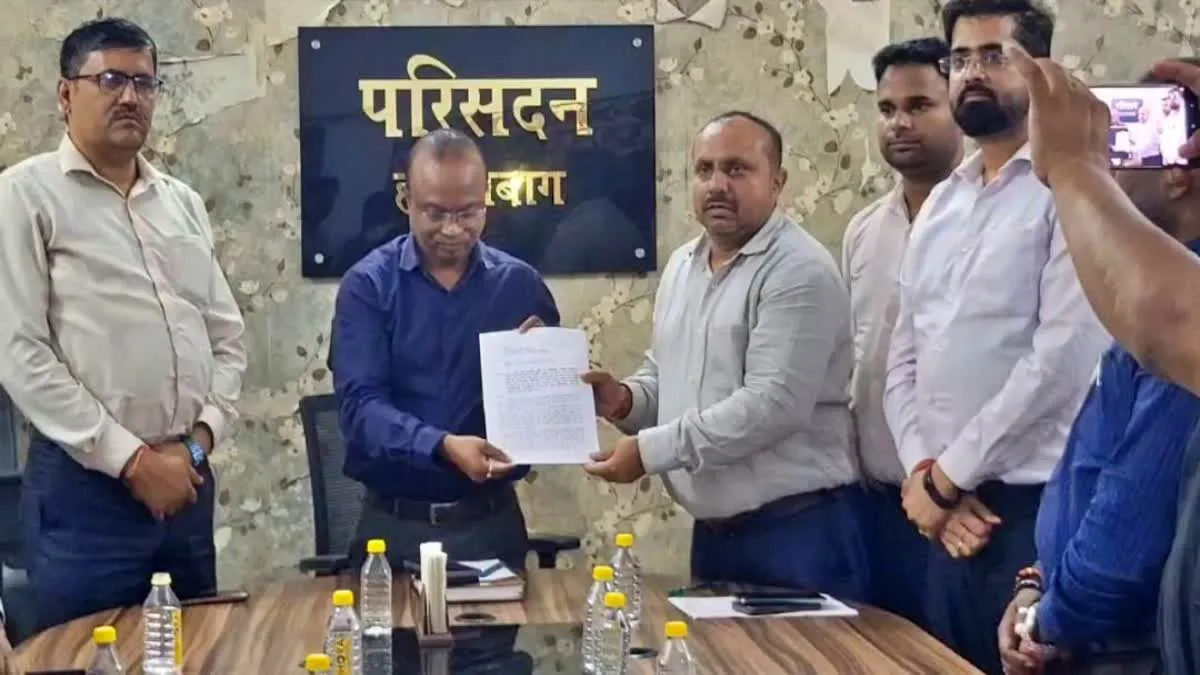 Jhasa vs Yogendra Sau: हजारीबाग सीओ से बदसलूकी मामले में भड़का प्रशासनिक सेवा संघ; डीसी से की कार्रवाई की मांग