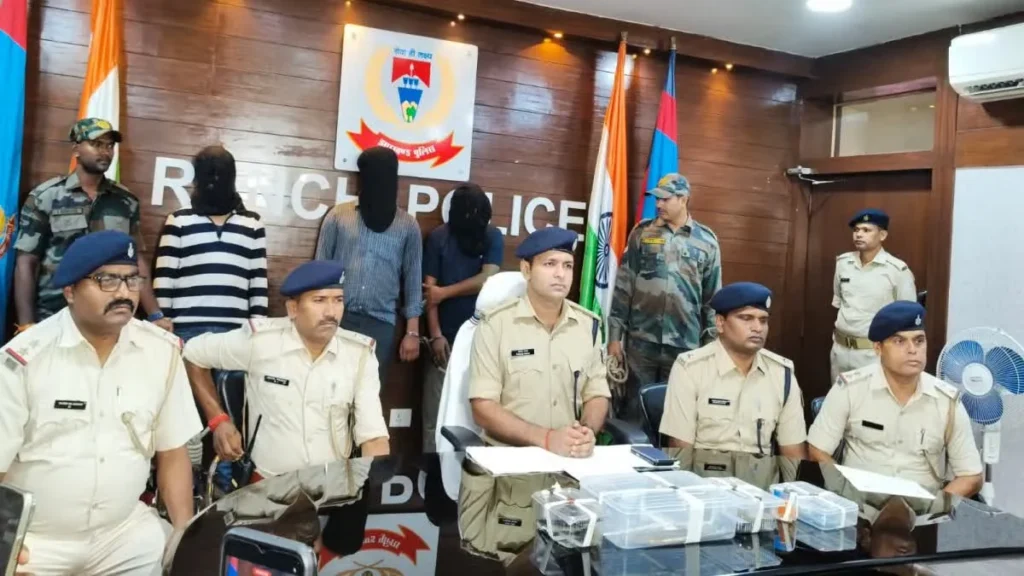 Ranchi Police Action: पेट्रोल पंप के पास वारदात की फिराक में थे बदमाश; सिटी एसपी पारस राणा ने किया बड़ा खुलासा