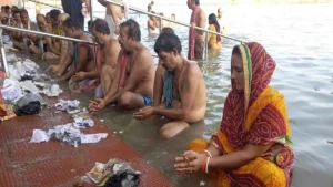 Sahibganj Pitru Paksha 2026: साहिबगंज के गंगा घाटों पर उमड़ी भीड़, प्रतिपदा श्राद्ध के तीसरे दिन लोगों ने किया पूर्वजों का तर्पण