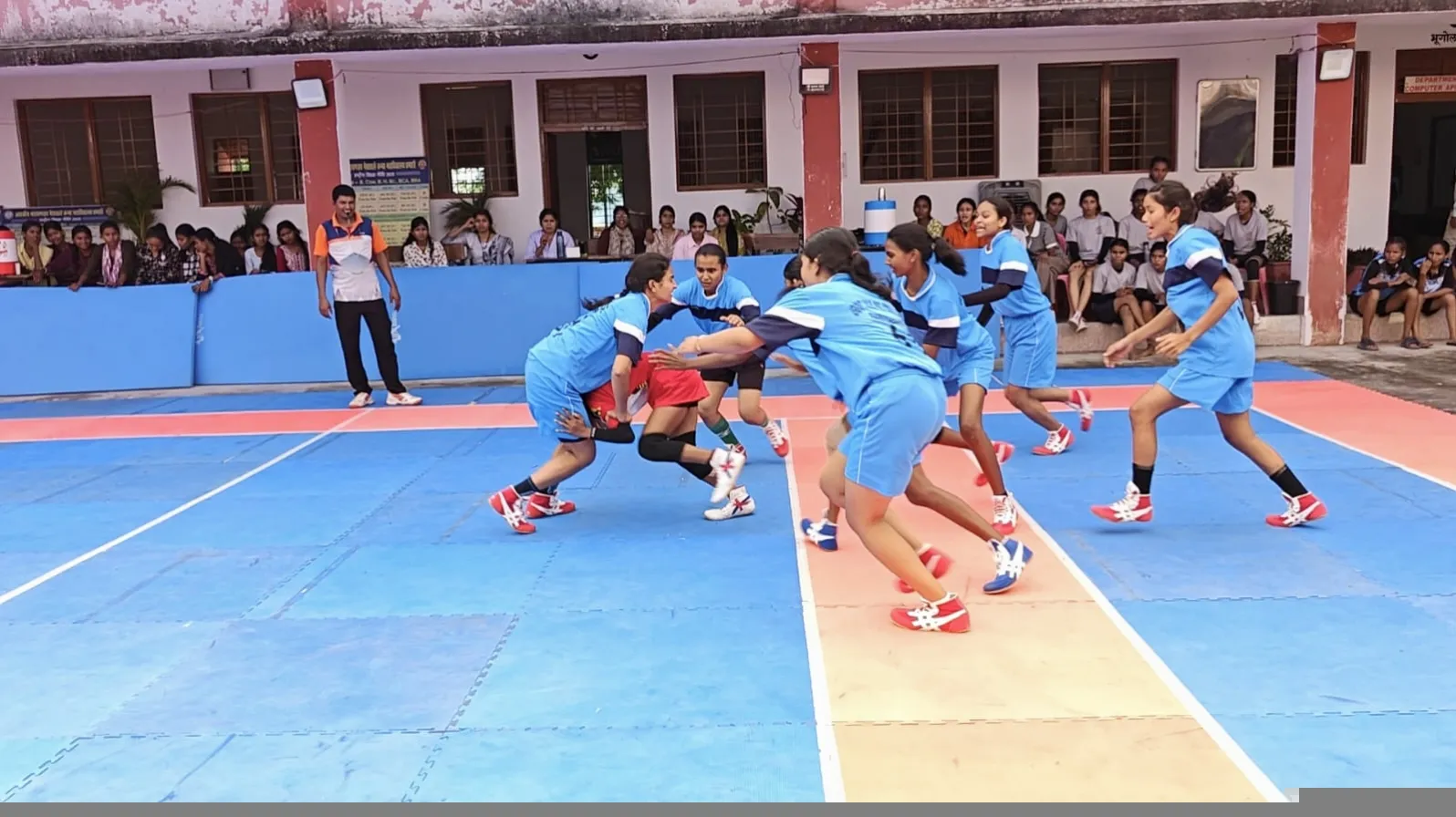 Dhamtari Women Kabaddi Tournament: धमतरी में महिला कबड्डी का रोमांच; गुरुकुल कॉलेज रायपुर बनी विजेता, अभनपुर उपविजेता