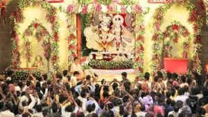 Krishna Janmashtami Celebrations: मंदिरों में गूंजे घंटे-घड़ियाल, माखन-मिश्री का लगा भोग; आज सुबह 6:08 बजे के बाद पारण मुहूर्त