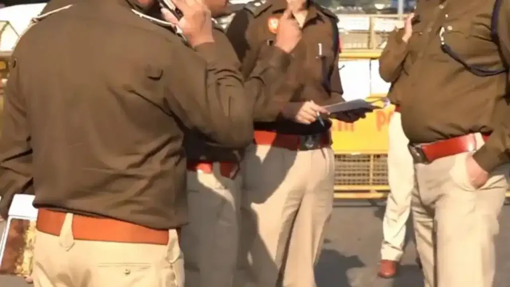 UP News: गोवर्धन में परिक्रमा मार्ग पर सनसनीखेज वारदात, आरोपी ने गला दबाकर युवती की नाक काटी