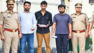 Bareilly GRP Action: चलती ट्रेन में कोच अटेंडेंट ने की सोने की चेन चोरी, आपस में बांटे तीन टुकड़े; पुलिस ने दबोचा