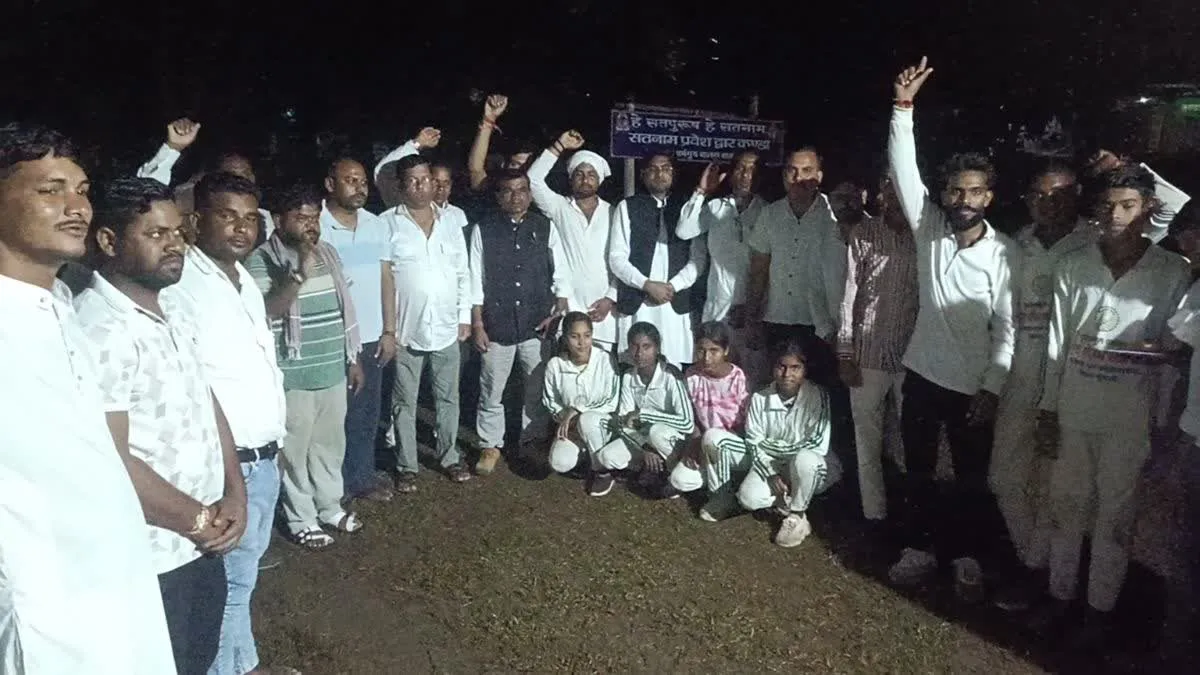 Guru Balakdas Jayanti: पंडरिया में धूमधाम से मनी गुरु बालकदास की 221वीं जयंती, 30 गांवों में निकली भव्य बाइक रैली