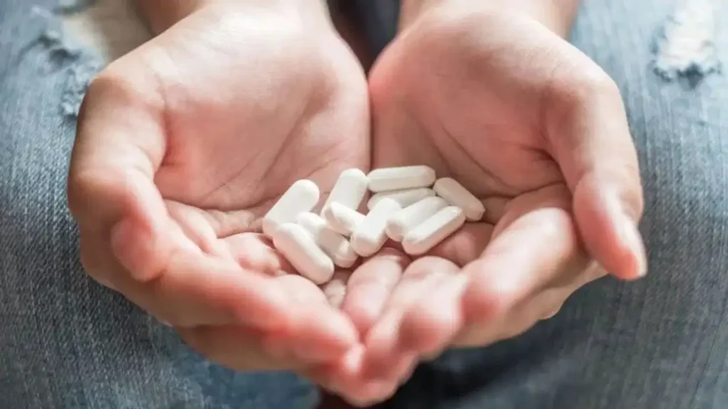 FDA Alert Maharashtra: इंदौर की कंपनी द्वारा निर्मित पैरासिटामोल व टेल्मिसर्टन टैबलेट्स की जांच रिपोर्ट फेल, मिला नोटिस