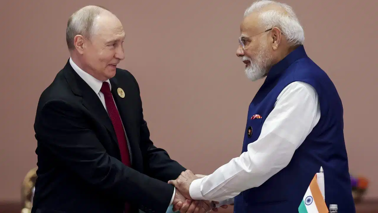 PM Narendra Modi 76th Birthday: 76 साल के हुए पीएम मोदी, अगले महीने सार्वजनिक जीवन के पूरे होंगे 25 साल