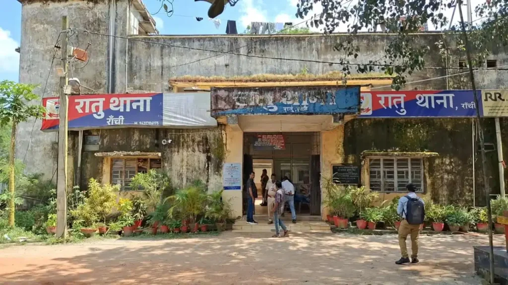 Crime in Ranchi: कबाड़ी को बेची कार और थाने में दर्ज करा दी चोरी की FIR, 4 लाख के क्लेम के चक्कर में फंसा प्रिंस कुमार