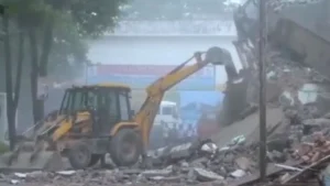 Saharanpur News: सहारनपुर कलेक्ट्रेट मस्जिद पर गरजा 6 बुलडोजर, तड़के 4 बजे से ध्वस्तीकरण शुरू; भारी पुलिस बल तैनात