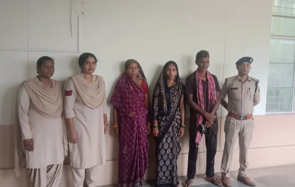 बहू की प्रताड़ना से तंग आकर सौतेली सास ने की आत्महत्या: दीवार पर लिखा मिला सुसाइड नोट, 3 गिरफ्तार