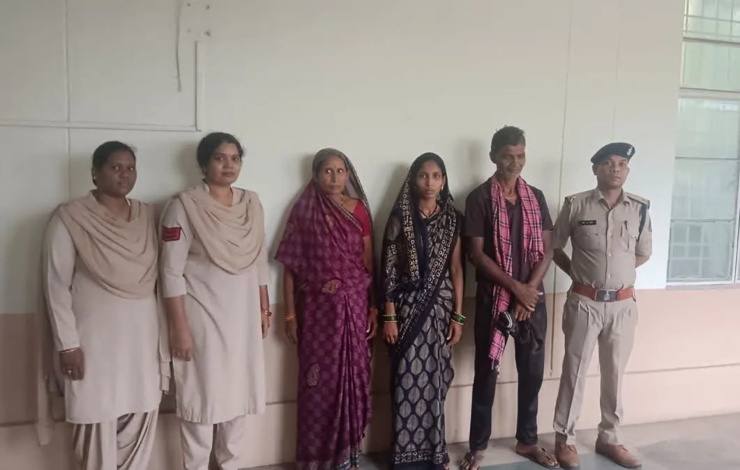 बहू की प्रताड़ना से तंग आकर सौतेली सास ने की आत्महत्या: दीवार पर लिखा मिला सुसाइड नोट, 3 गिरफ्तार