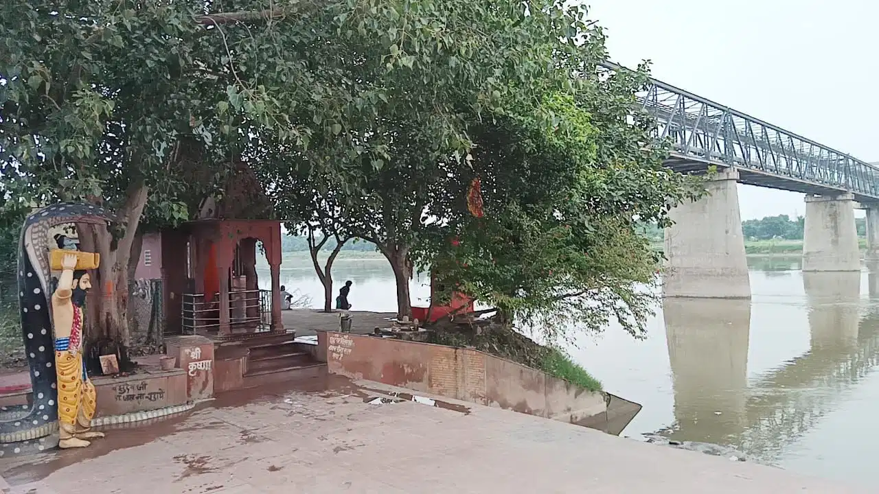 मथुरा का रहस्यमयी कोयले घाट, जहां वासुदेव ने कान्हा को टोकरी में रखकर पार की थी यमुना