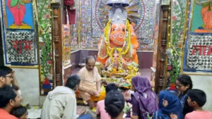 Ganesh Utsav Vidisha: बंटी नगर में सजी ‘गोकुलधाम सोसाइटी’ की अनोखी झांकी; सिद्ध गणेश मंदिर में लगी भक्तों की कतार