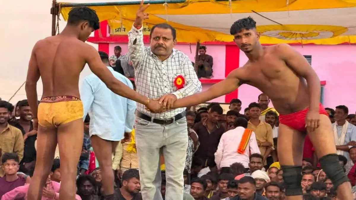 Chhindwara Dangal News: मिट्टी के गोले में दांव-पेच और देसी कसरत; जानें ओलंपिक तक पहुंची छिंदवाड़ा के दंगल की कहानी
