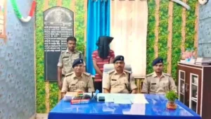 Dhanbad Social Media Crime: नेपाल सीमा से पकड़ा गया ब्लैकमेलर! धनबाद की युवती को निजी वीडियो वायरल करने की दे रहा था धमकी