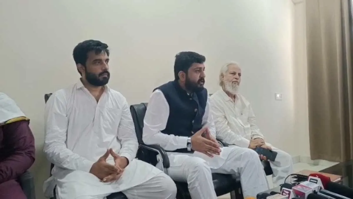 MP Politics News: बुरहानपुर में AIMIM प्रदेशाध्यक्ष मोहसिन खान का बड़ा दावा; राहुल गांधी के कार्यक्रम में 1% भी नहीं थे मुस्लिम छात्र