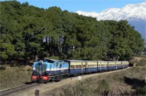Indian Railway : पूर्वोत्तर सीमा रेलवे की 6 प्रमुख ट्रेनों से हटी पैंट्री कार, जुड़ेगा एक्स्ट्रा 3rd AC कोच; देखें पूरी लिस्ट