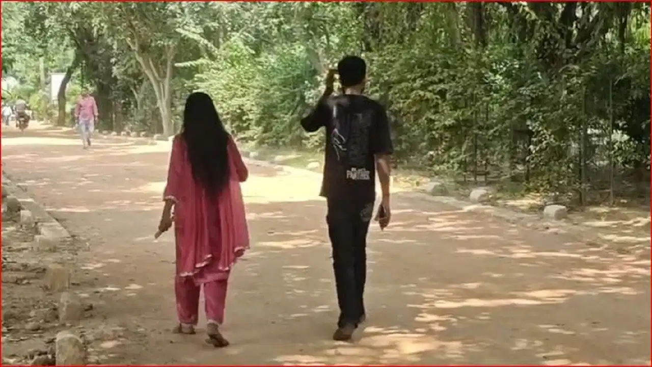 Delhi Crime News Kalka Ji: जन्मदिन पर कालकाजी मंदिर गई लड़की से हैवानियत, आरोपियों ने आज़माया खौफनाक तरीका