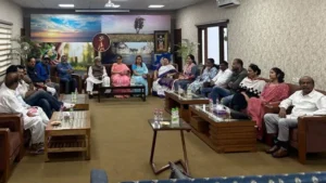 TMC के 20 बागी सांसदों पर दलबदल का शिकंजा: स्पीकर से मांगा 3 हफ्ते का समय; अभिषेक बनर्जी ने लगाए हैं गंभीर आरोप