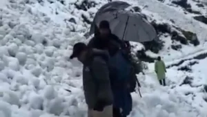 Kedarnath Route Landslide: चिरबासा के पास फंसे 1,500 तीर्थयात्रियों को SDRF और NDRF की टीमों ने सुरक्षित रेस्क्यू किया