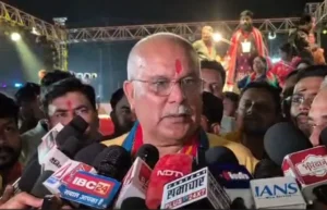 Bhupesh Baghel Durg Garba Visit: विवाद के अगले दिन दुर्ग के गरबा पंडाल पहुँचे पूर्व सीएम भूपेश बघेल, की महाआरती