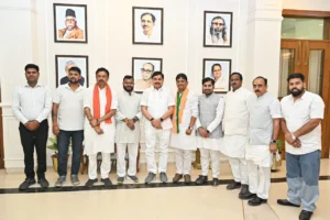 Madhya Pradesh Politics: सुसनेर उपचुनाव जीत के बाद मुख्यमंत्री मोहन यादव से मिले स्थानीय भाजपा नेता, बधाई का दौर जारी