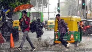 Rain Alert India: पहाड़ी राज्यों से लेकर दक्षिण भारत तक सक्रिय हुआ मौसम, जानिए अपने शहर के आज के तापमान का हाल
