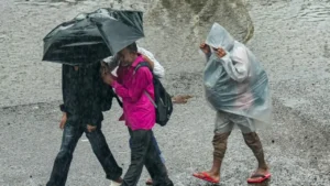 Aaj Ka Mausam Weather Update: देश के कई राज्यों में बदलेगा मौसम का मिजाज, यूपी-बिहार से लेकर दक्षिण भारत तक बारिश और आंधी का अलर्ट