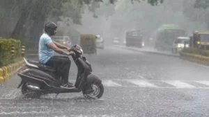 Delhi NCR Weather Today: चक्रवात ‘अर्नब’ के असर से दिल्ली-एनसीआर में सुबह-सुबह झमाझम बारिश, यूपी से लेकर पहाड़ों तक बदला मौसम का मिजाज