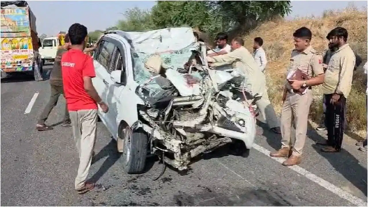 Churu Road Accident: तारानगर रोड पर दर्दनाक सड़क हादसा, कार और ट्रेलर की भिड़ंत में एक ही परिवार के 6 लोगों की मौत