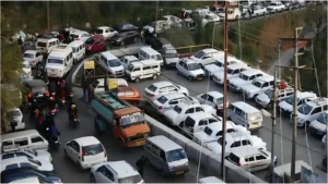 Dehradun Mussoorie Traffic Plan: वीकेंड पर उमड़ने वाली भीड़ के लिए उत्तराखंड पुलिस का स्पेशल ट्रैफिक प्लान जारी