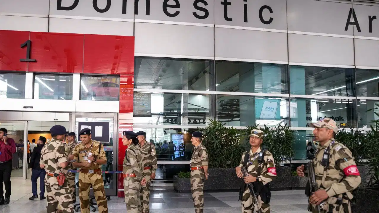 एयरपोर्ट सुरक्षा में ऐतिहासिक बदलाव: BCAS की सभी सेवाएं होंगी डिजिटल, 8 प्रमुख हवाई अड्डों पर लगेंगे फुल बॉडी स्कैनर